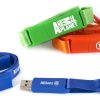 Farbenfrohe Lanyards mit USB-Stick