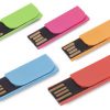 Farbenfrohe USB-Clip-Sticks mit großer Werbefläche