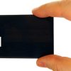 Schwarze USB-Aluminiumkarte in Form einer Visitenkarte