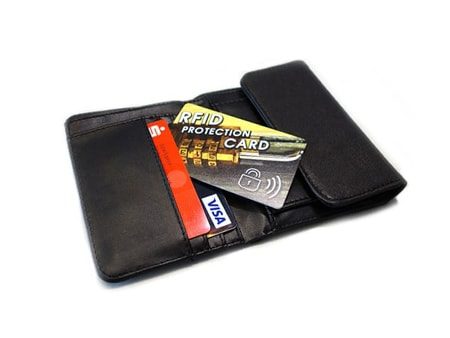 Hochwertige RFID-Karte mit Rundumschutz für die Geldbörse