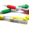 Verschiedene farbige Kugelschreiber mit integriertem USB-Stick erhältlich